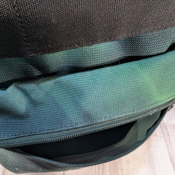 Oakley Enduro 2.0 30L Backpack in Faded Green - Picture 10 of 13